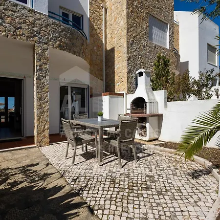 Catarina By Acasadascasas Feriehus Ericeira